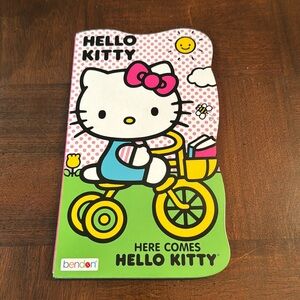 Hello Kitty Board Book Here Comes Hello Kitty